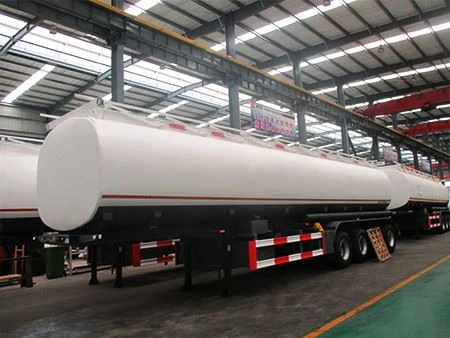 China stellt TONGYA 4-Achsen-Benzintanker her