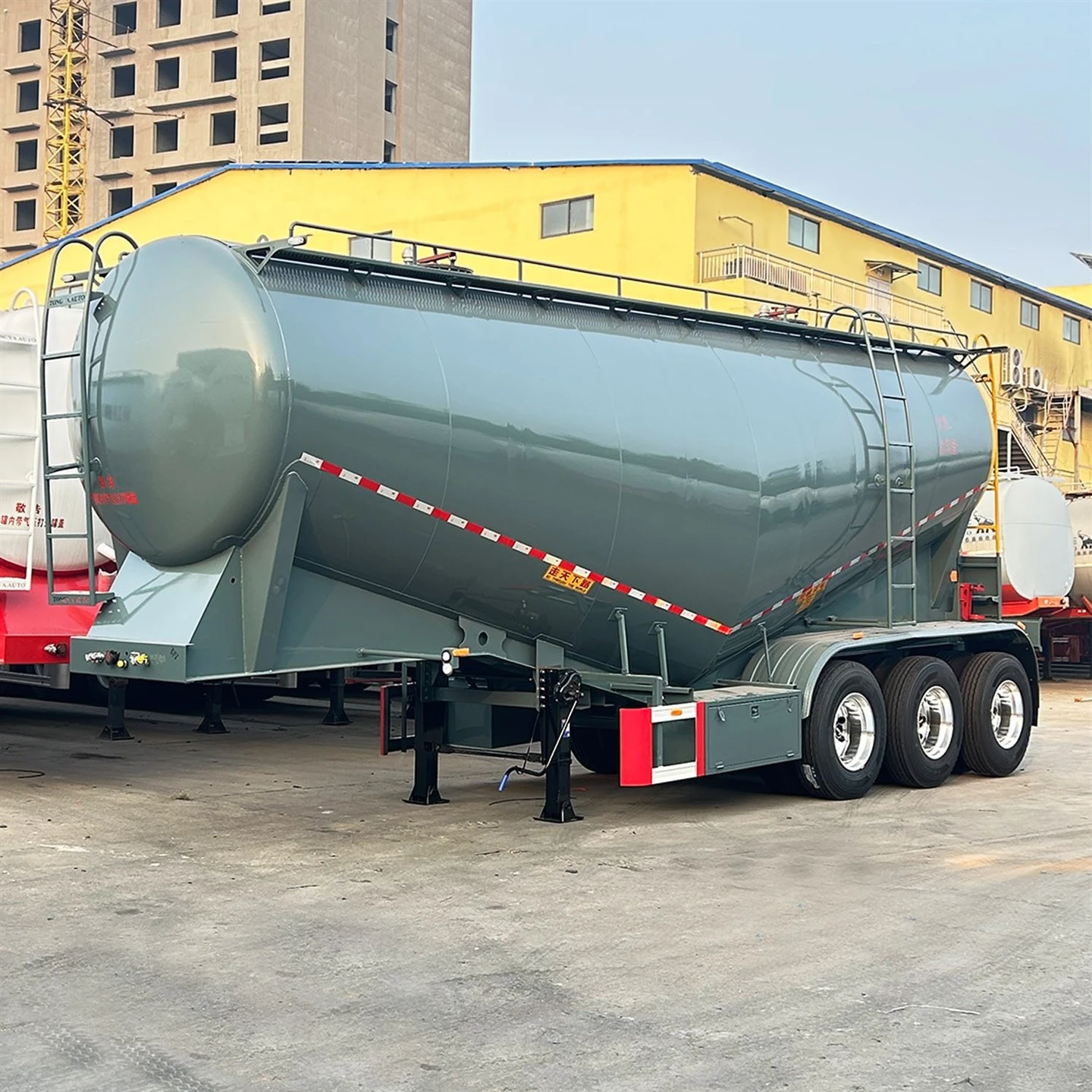 Massenzementtanker-Sattelauflieger für Pulver